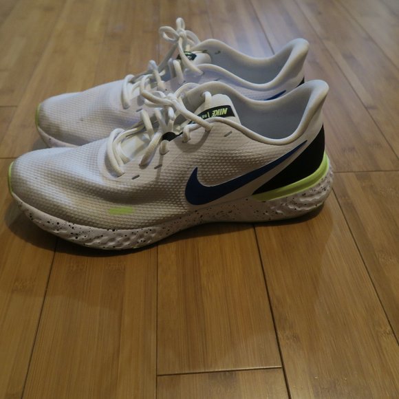 Nike | Shoes | Nike Revolution 5 White Racer Blue Cw58460  display picture 1